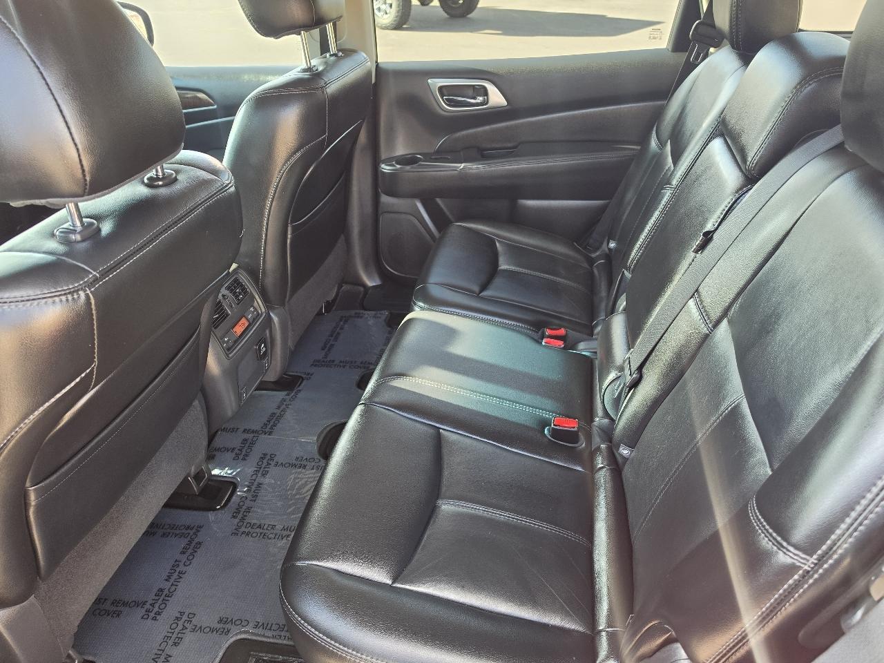 Nissan Pathfinder SV 2WD 2015