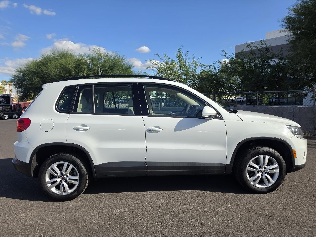 Volkswagen Tiguan SE 2016