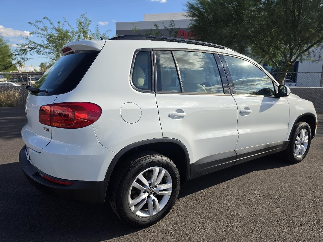 Volkswagen Tiguan SE 2016