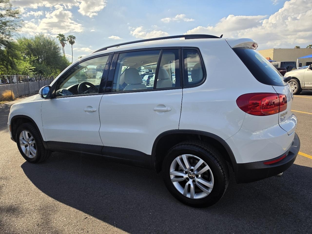 Volkswagen Tiguan SE 2016
