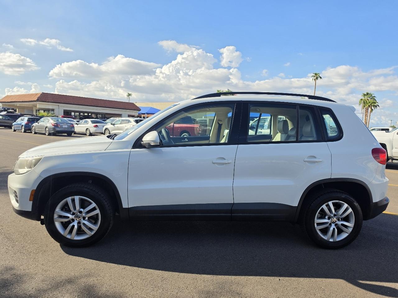 Volkswagen Tiguan SE 2016