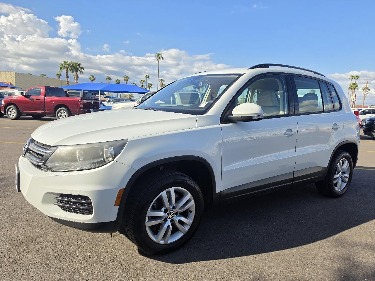Volkswagen Tiguan SE 2016