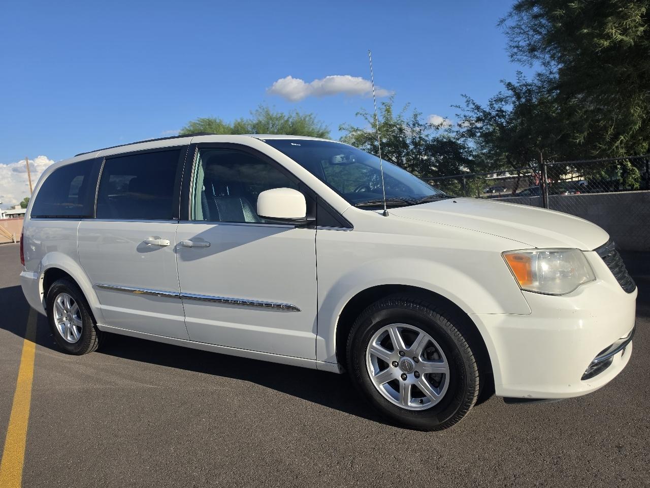 Chrysler Town & Country Touring 2012