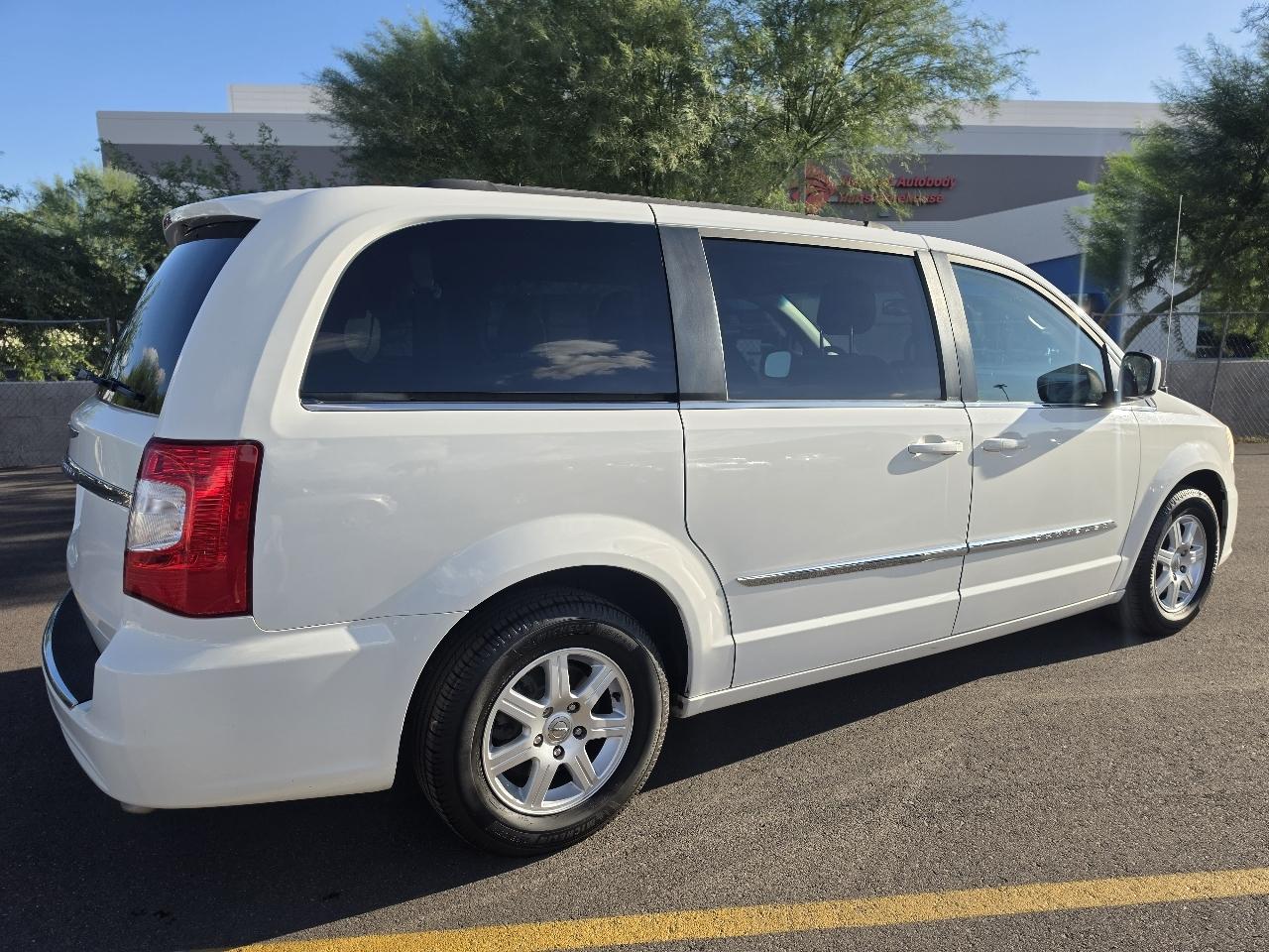 Chrysler Town & Country Touring 2012