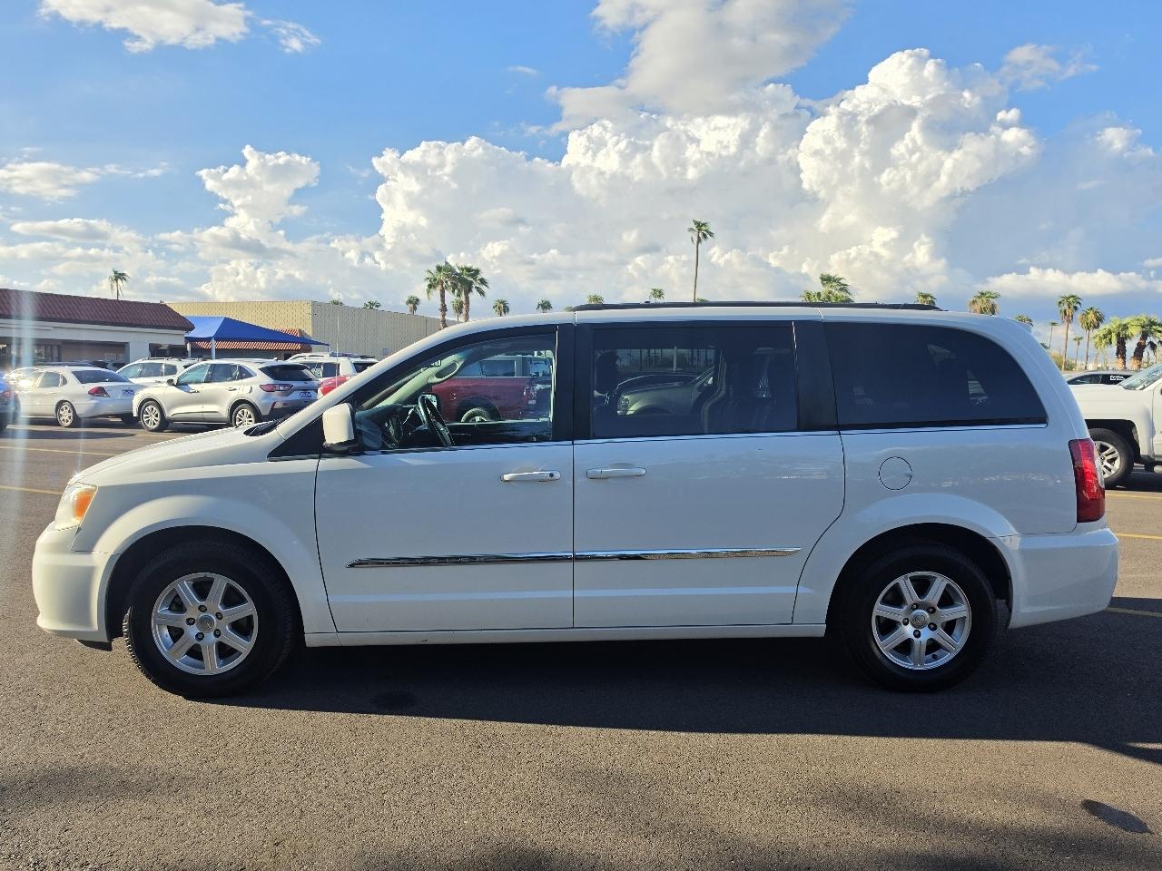 Chrysler Town & Country Touring 2012