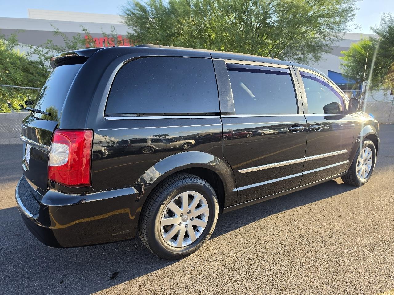 Chrysler Town & Country Touring 2013