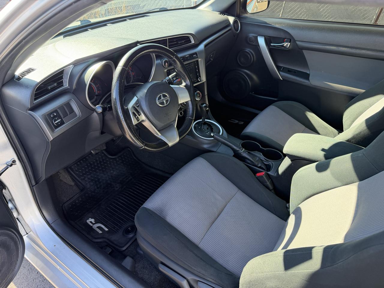 Scion tC Sports Coupe 6-Spd AT 2016