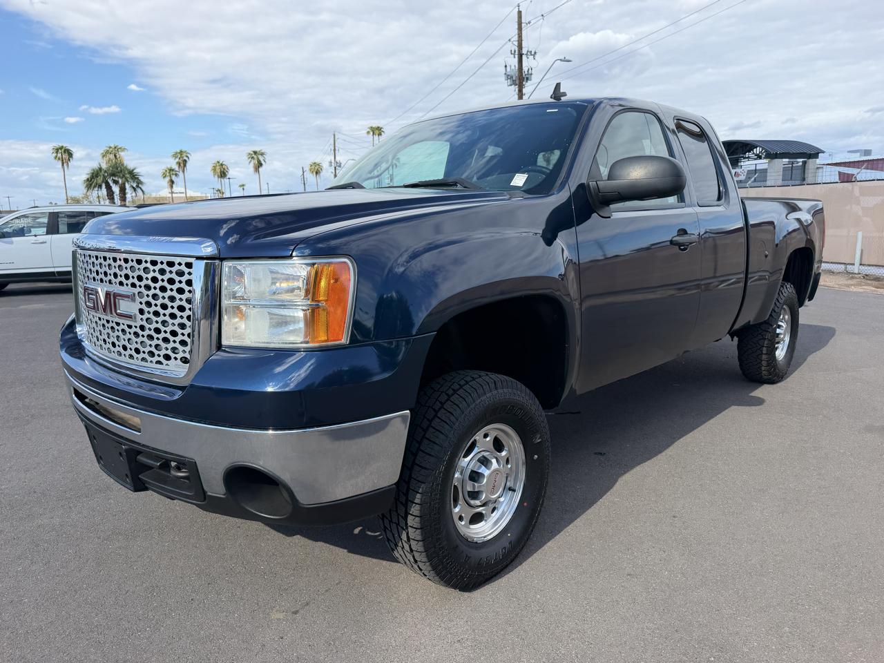 GMC Sierra 2500HD 4WD Ext Cab 143.5" SLE 2010