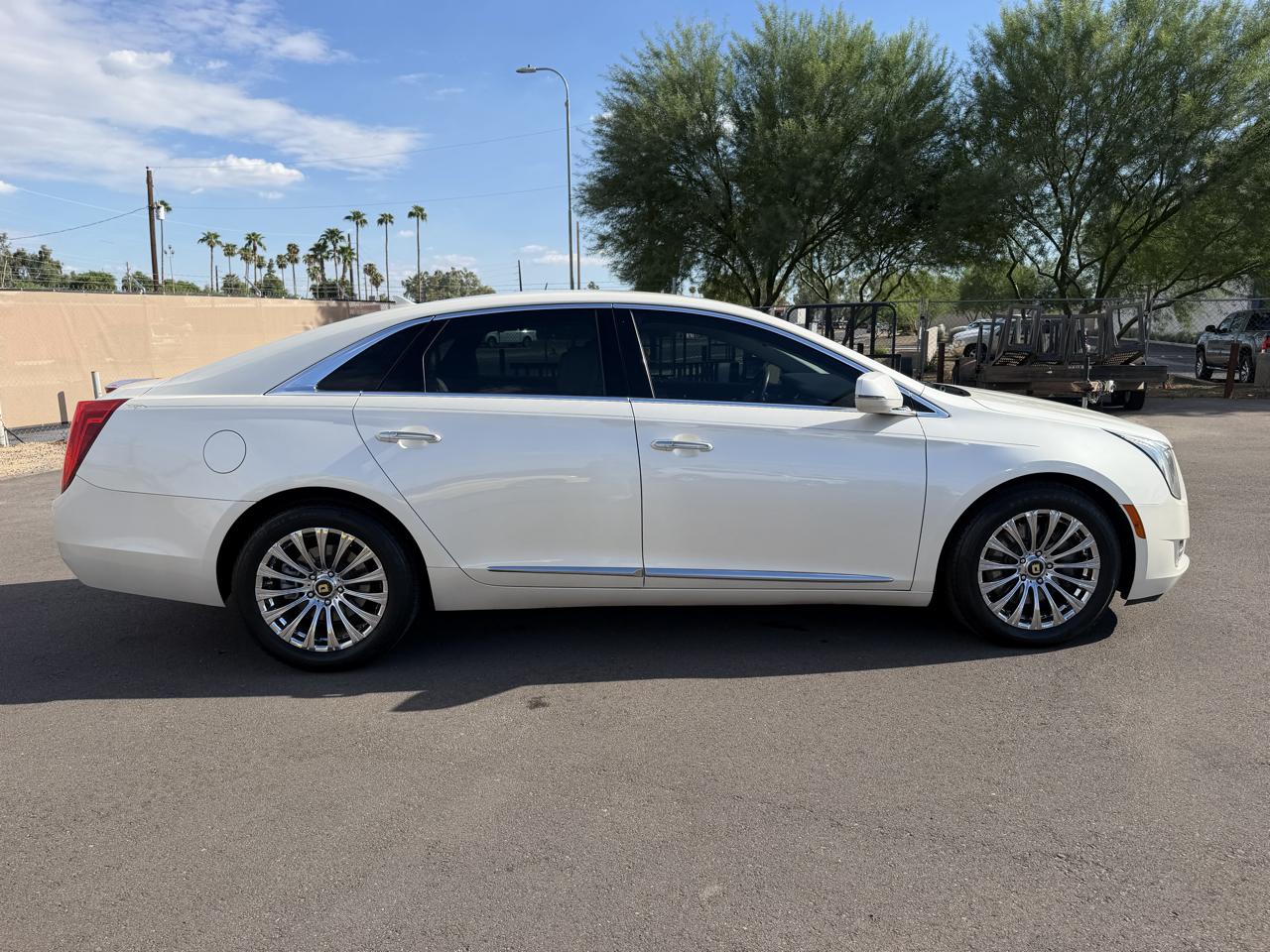 Cadillac XTS Luxury 2013