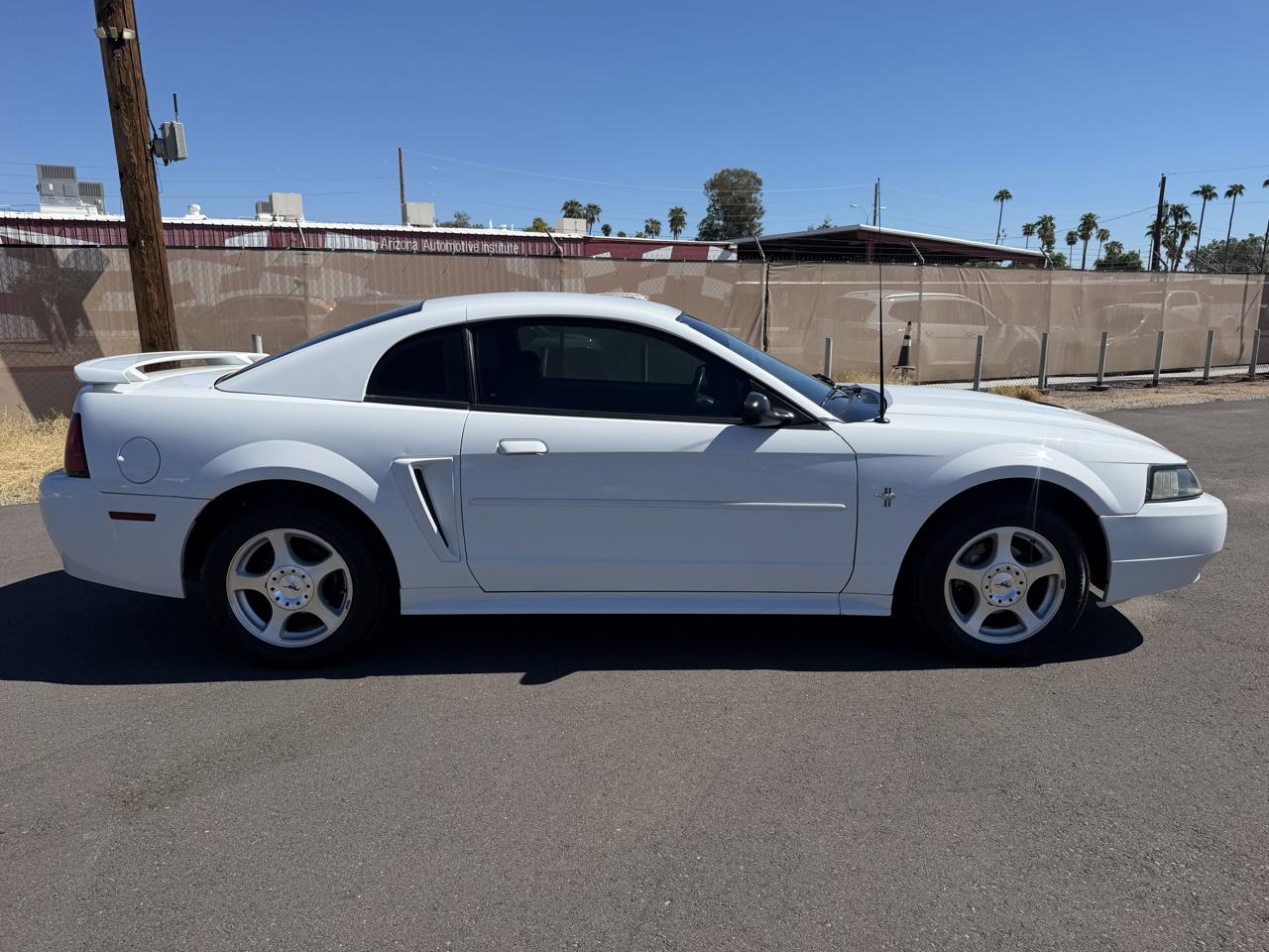 Ford Mustang Standard Coupe 2003