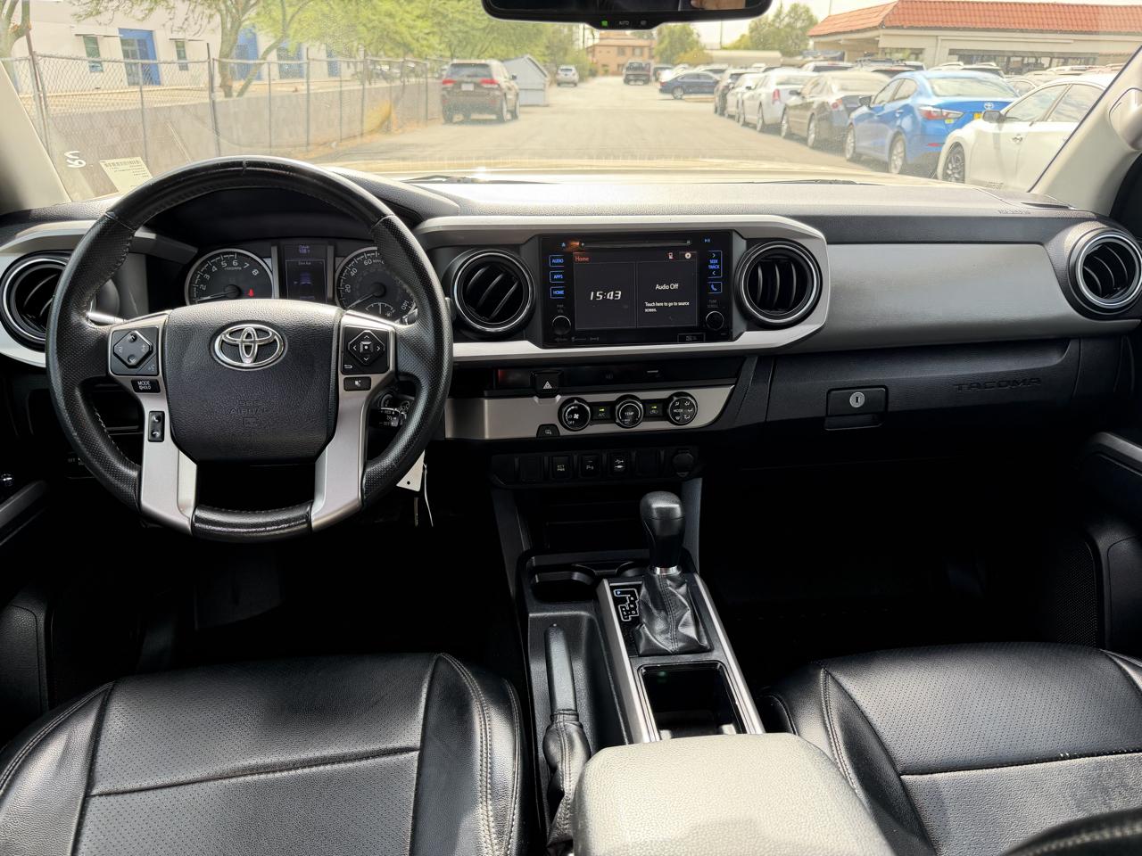 Toyota Tacoma 2WD Double Cab V6 AT SR5 (Natl) 2017