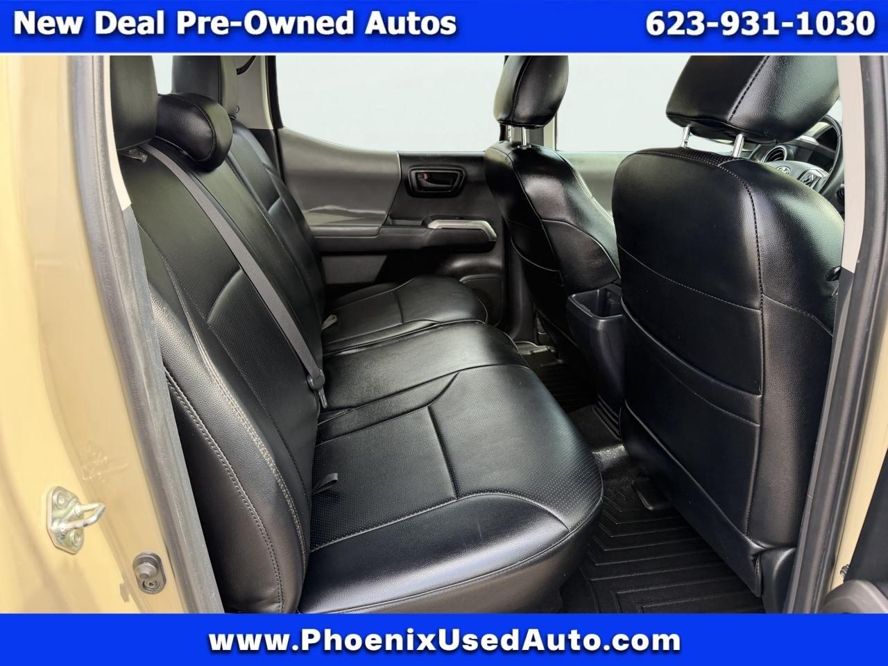 Toyota Tacoma 2WD Double Cab V6 AT SR5 (Natl) 2017
