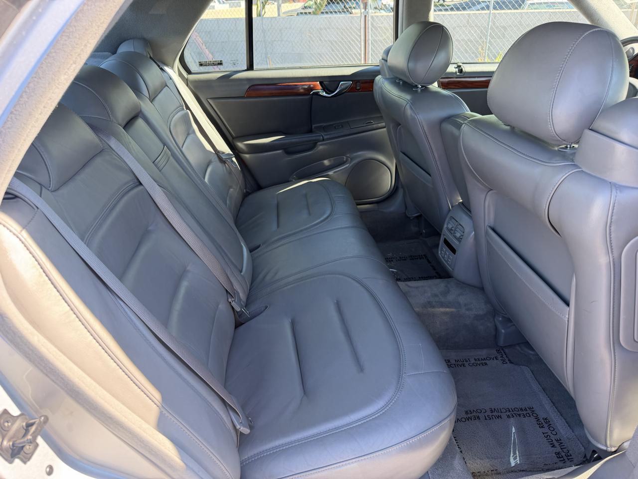 Cadillac DeVille Base 2001