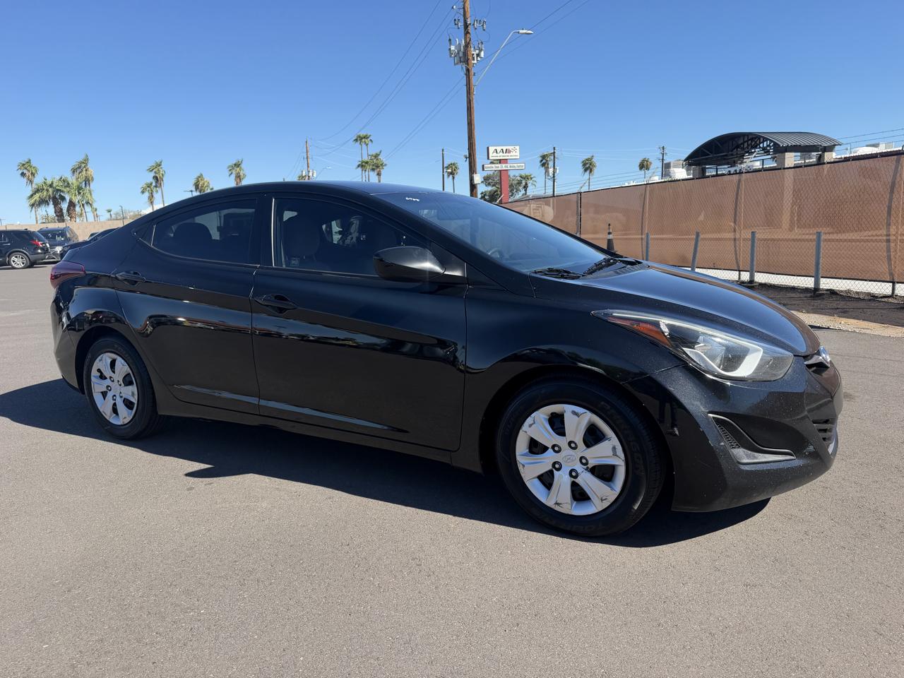 Hyundai Elantra SE 6AT 2016