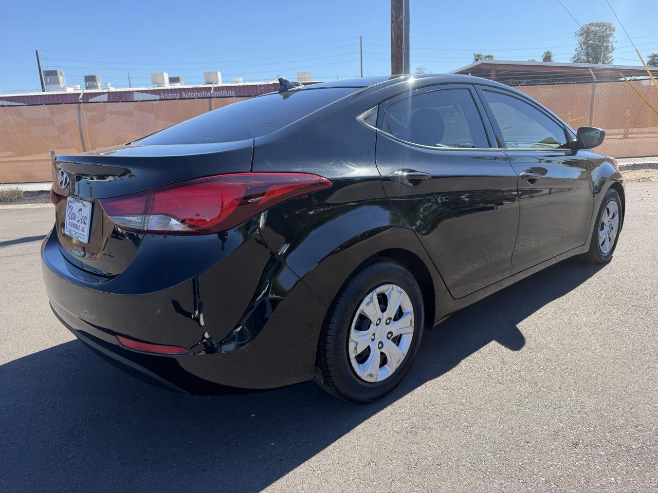 Hyundai Elantra SE 6AT 2016