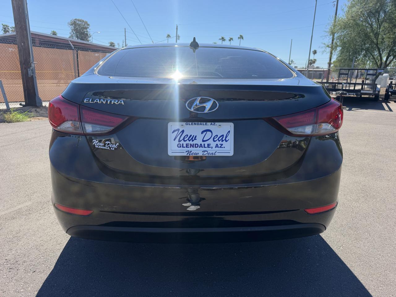 Hyundai Elantra SE 6AT 2016