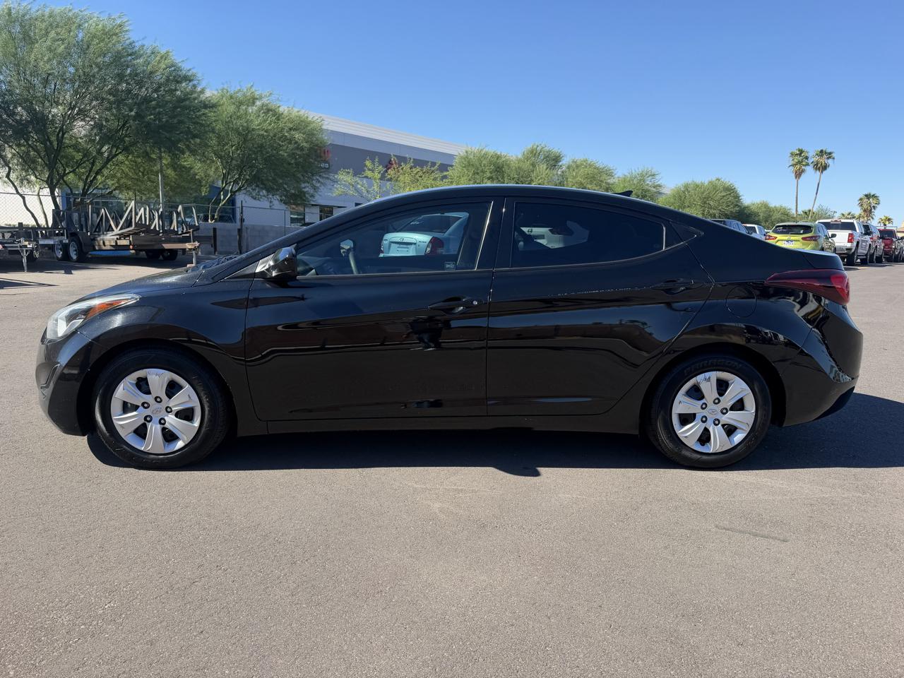 Hyundai Elantra SE 6AT 2016
