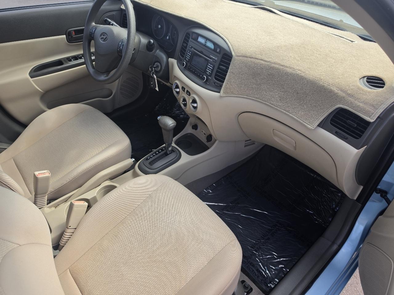 Hyundai Accent GLS 4-Door 2010