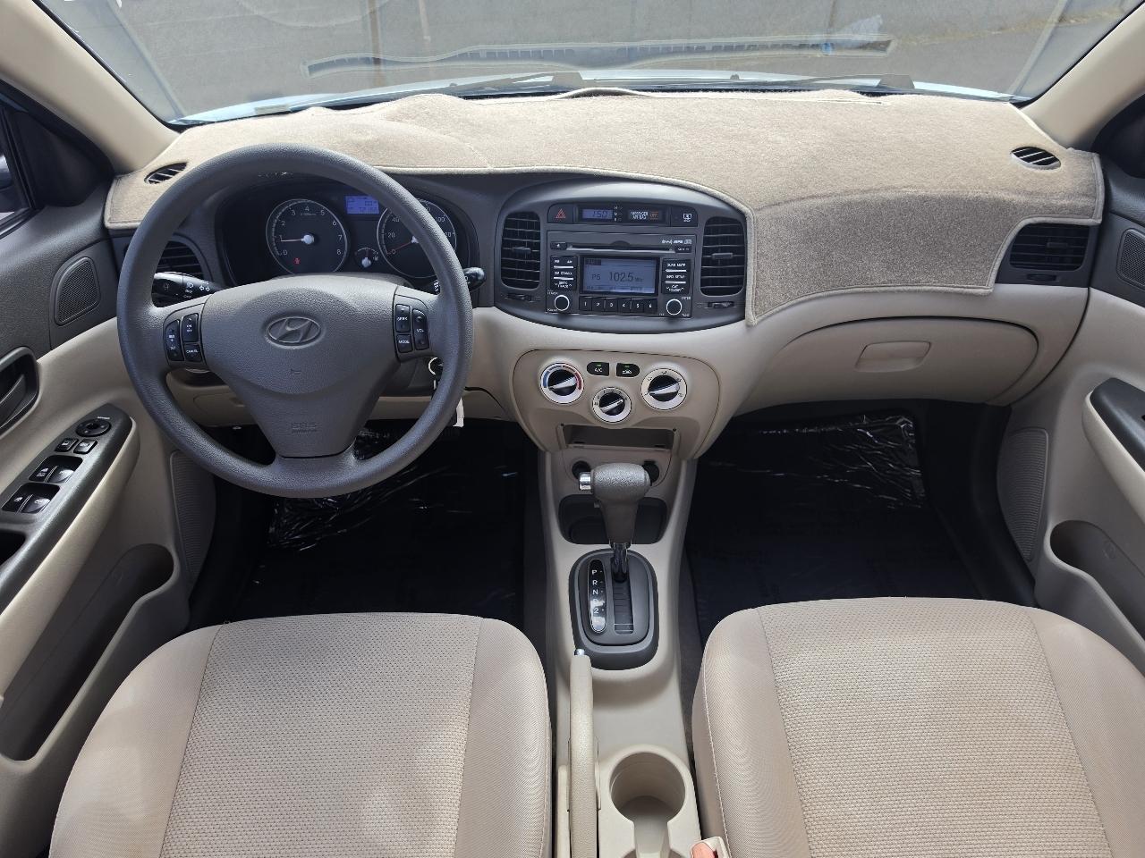 Hyundai Accent GLS 4-Door 2010