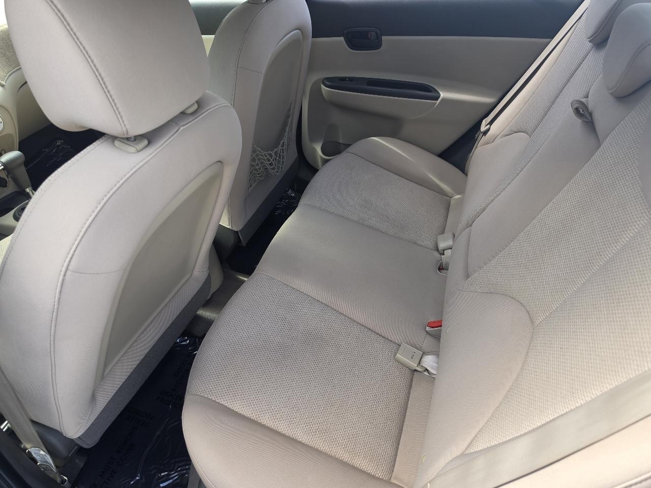Hyundai Accent GLS 4-Door 2010