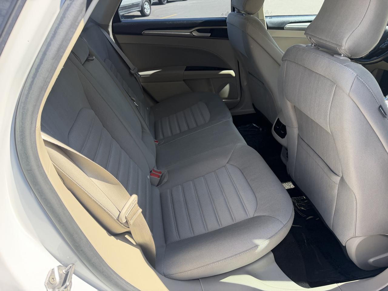 Ford Fusion Hybrid SE 2019