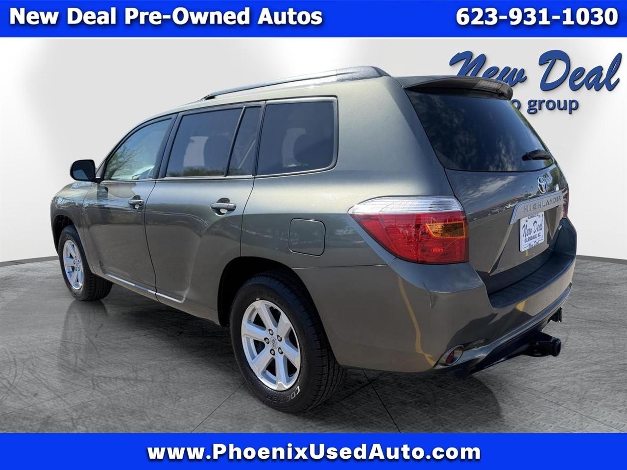 Toyota Highlander Base 4WD 2010