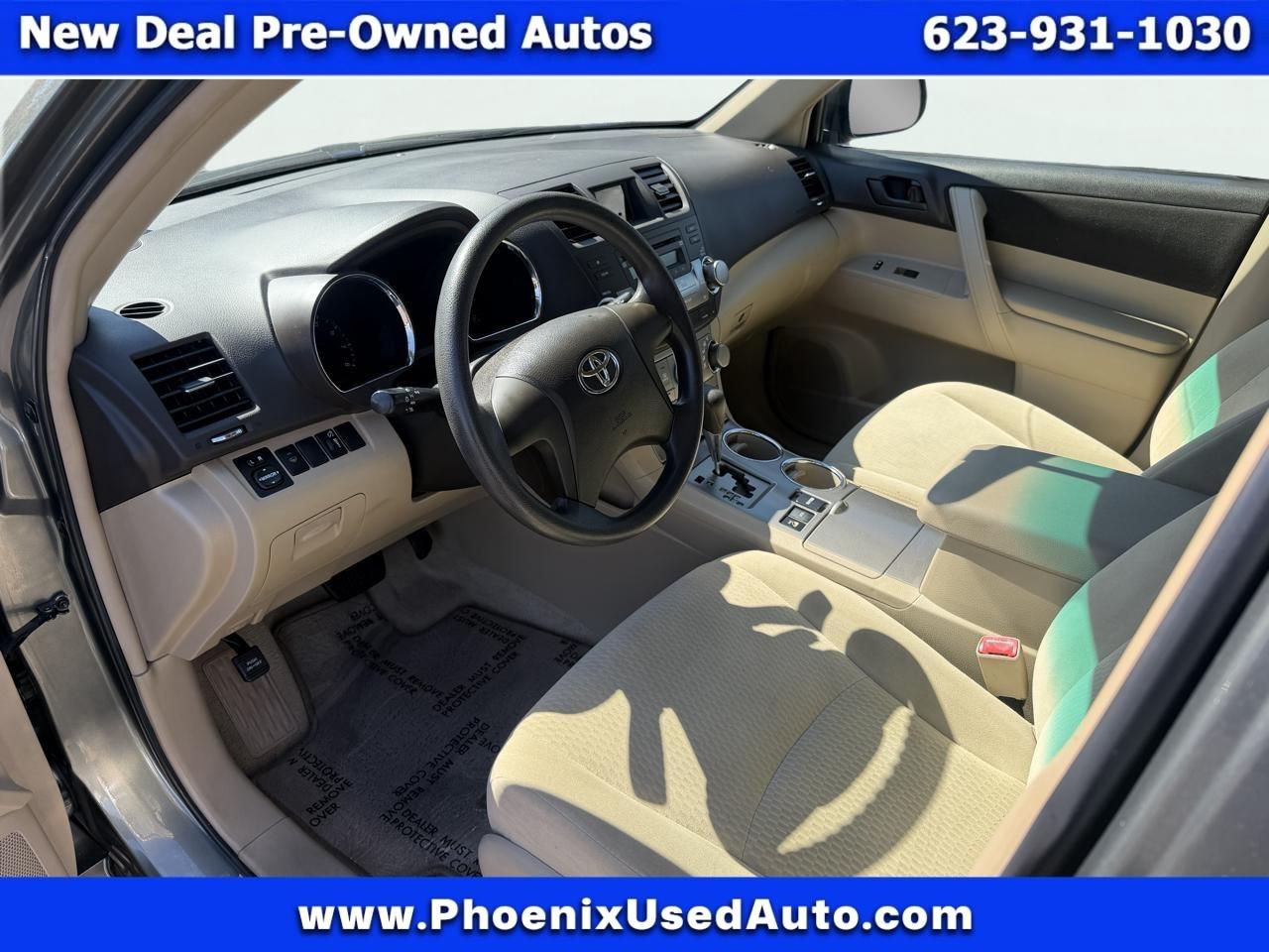 Toyota Highlander Base 4WD 2010