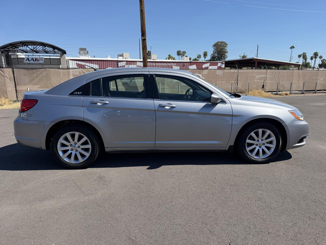 Chrysler 200 Touring 2013