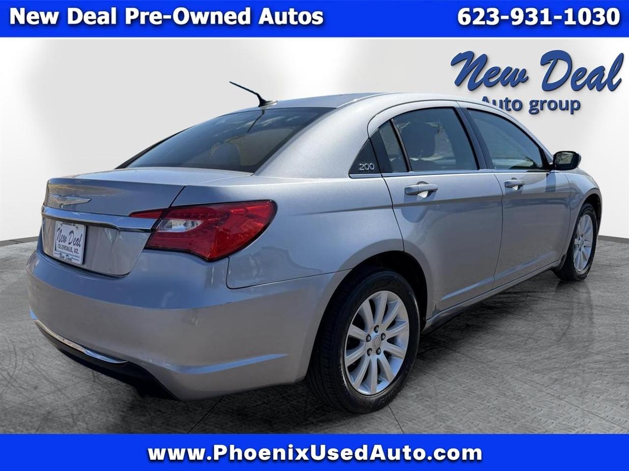 Chrysler 200 photo 3