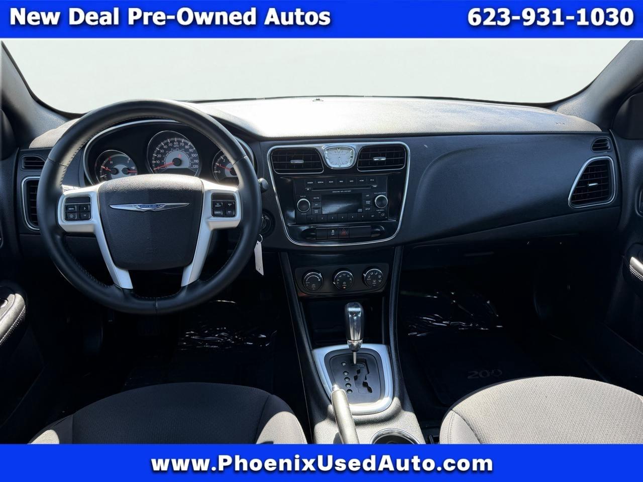 Chrysler 200 photo 13