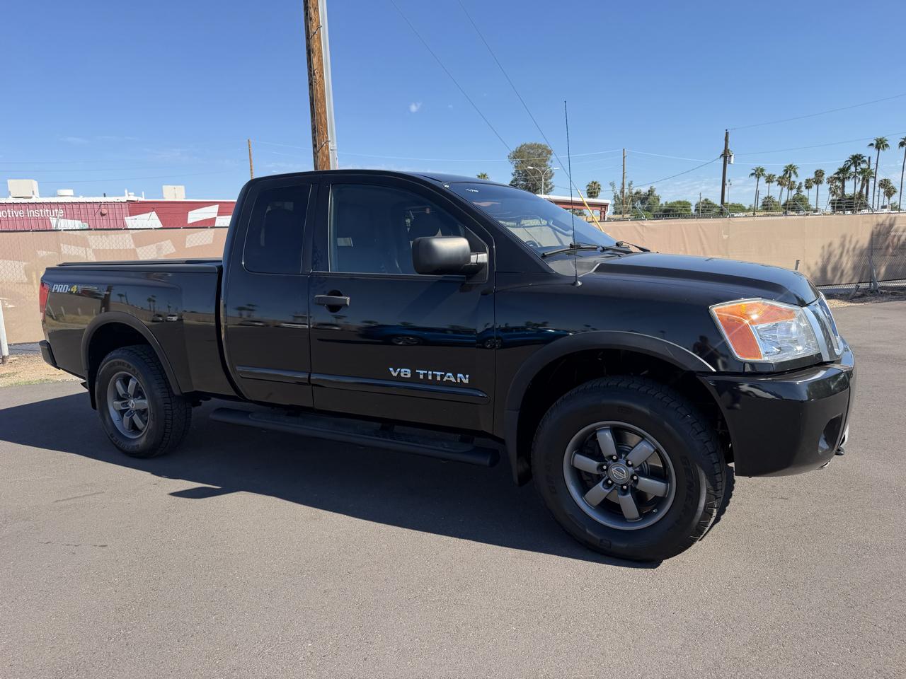 Nissan Titan S King Cab 4WD 2015