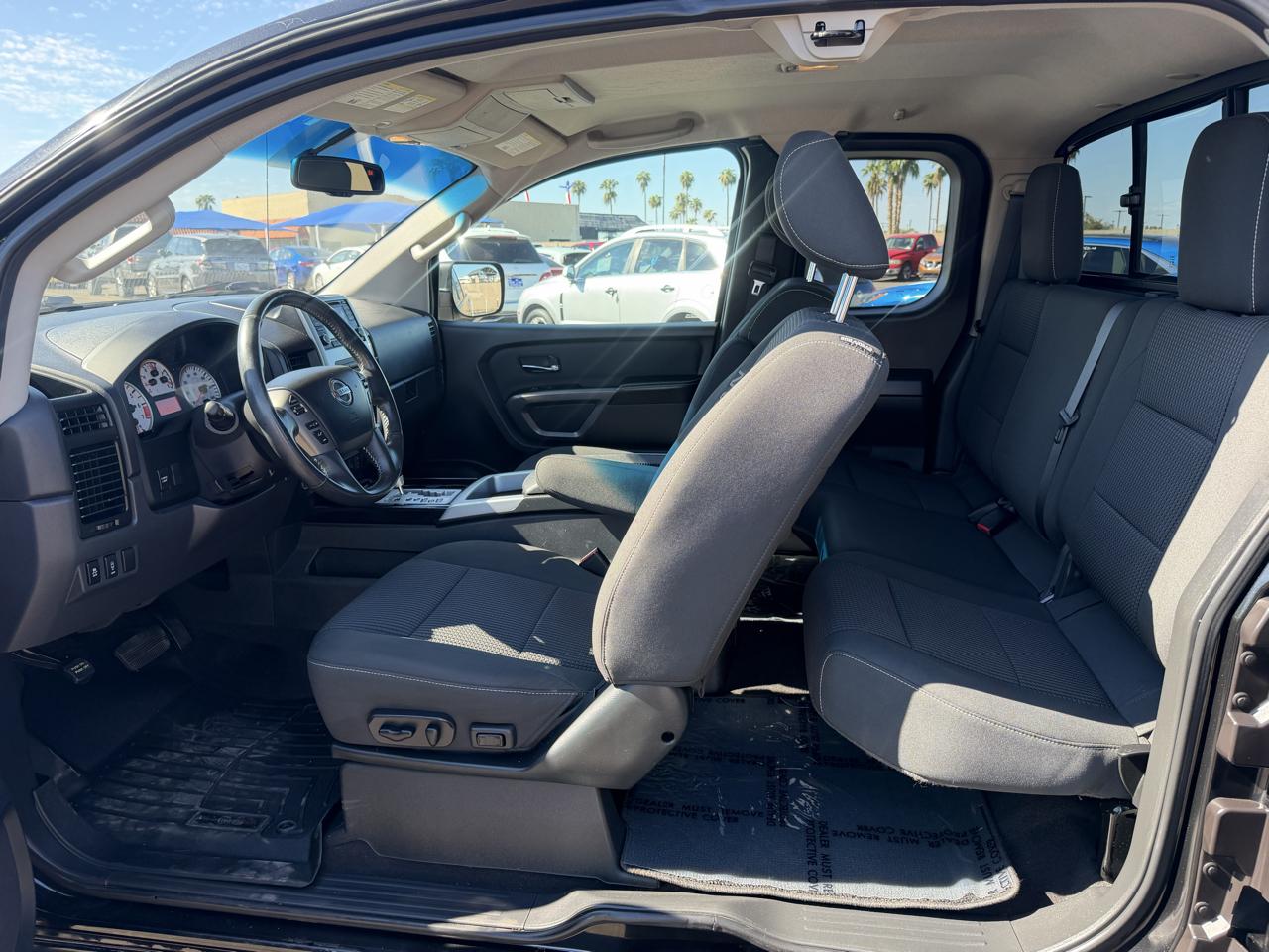 Nissan Titan S King Cab 4WD 2015