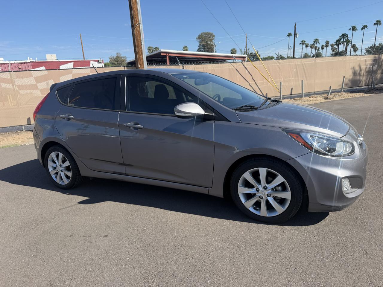 Hyundai Accent SE 5-Door 2013