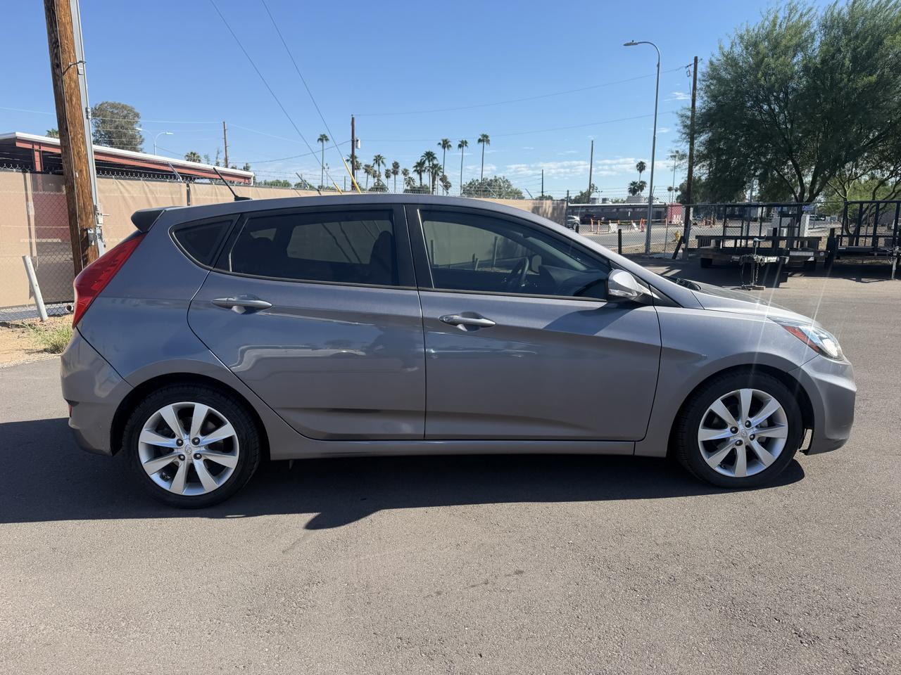 Hyundai Accent SE 5-Door 2013