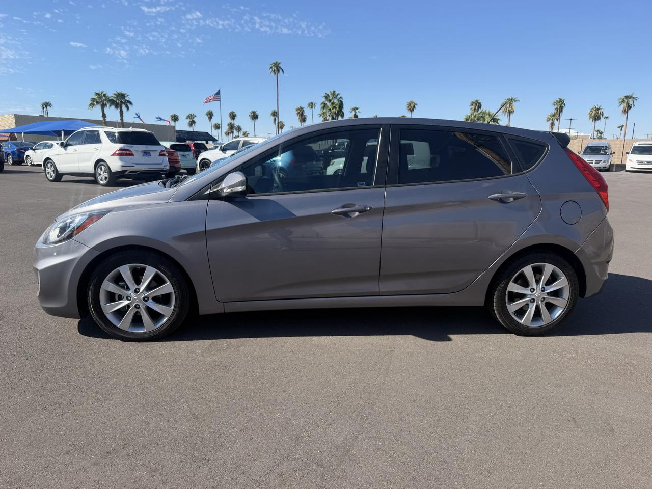 Hyundai Accent SE 5-Door 2013