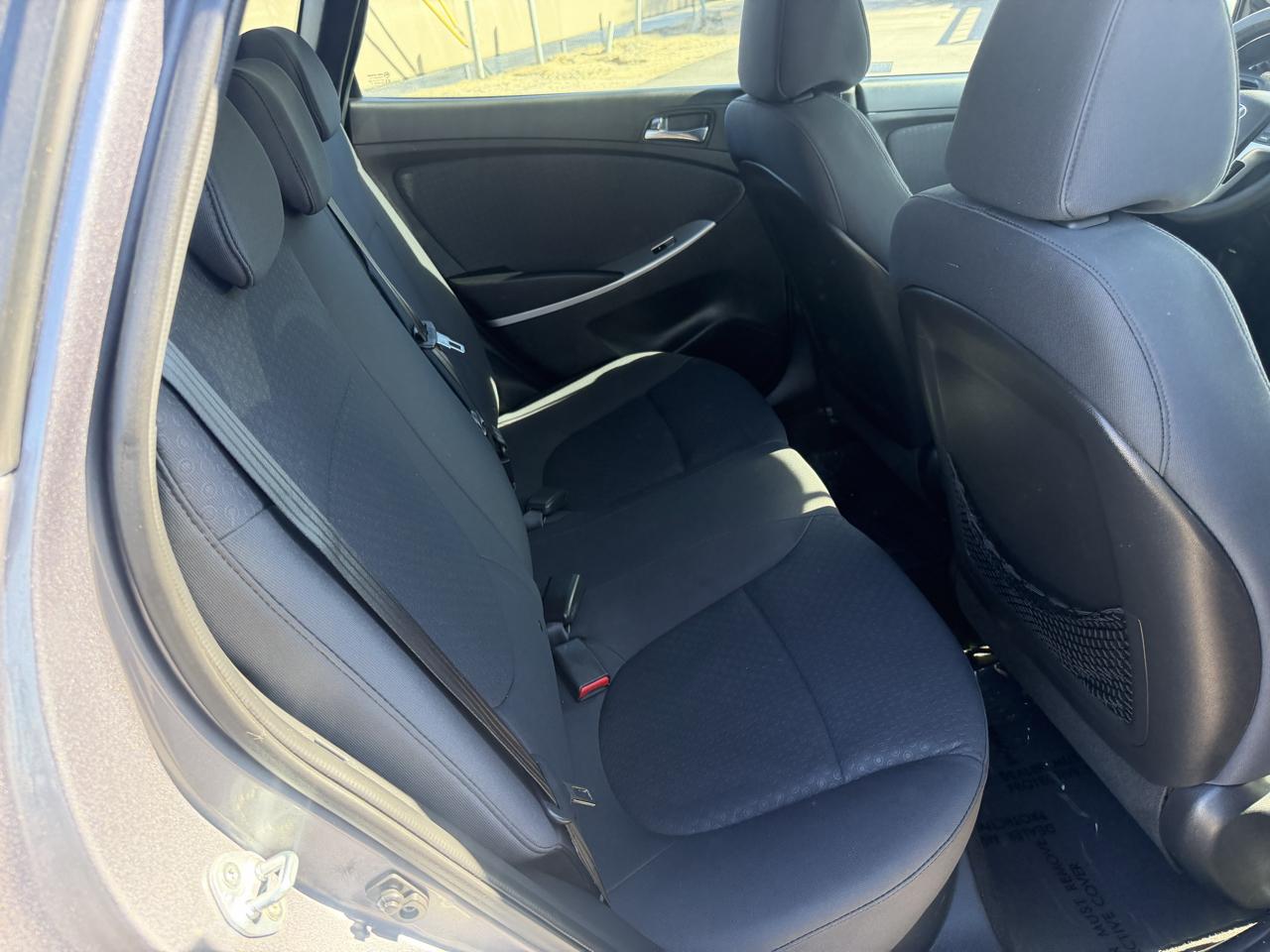 Hyundai Accent SE 5-Door 2013
