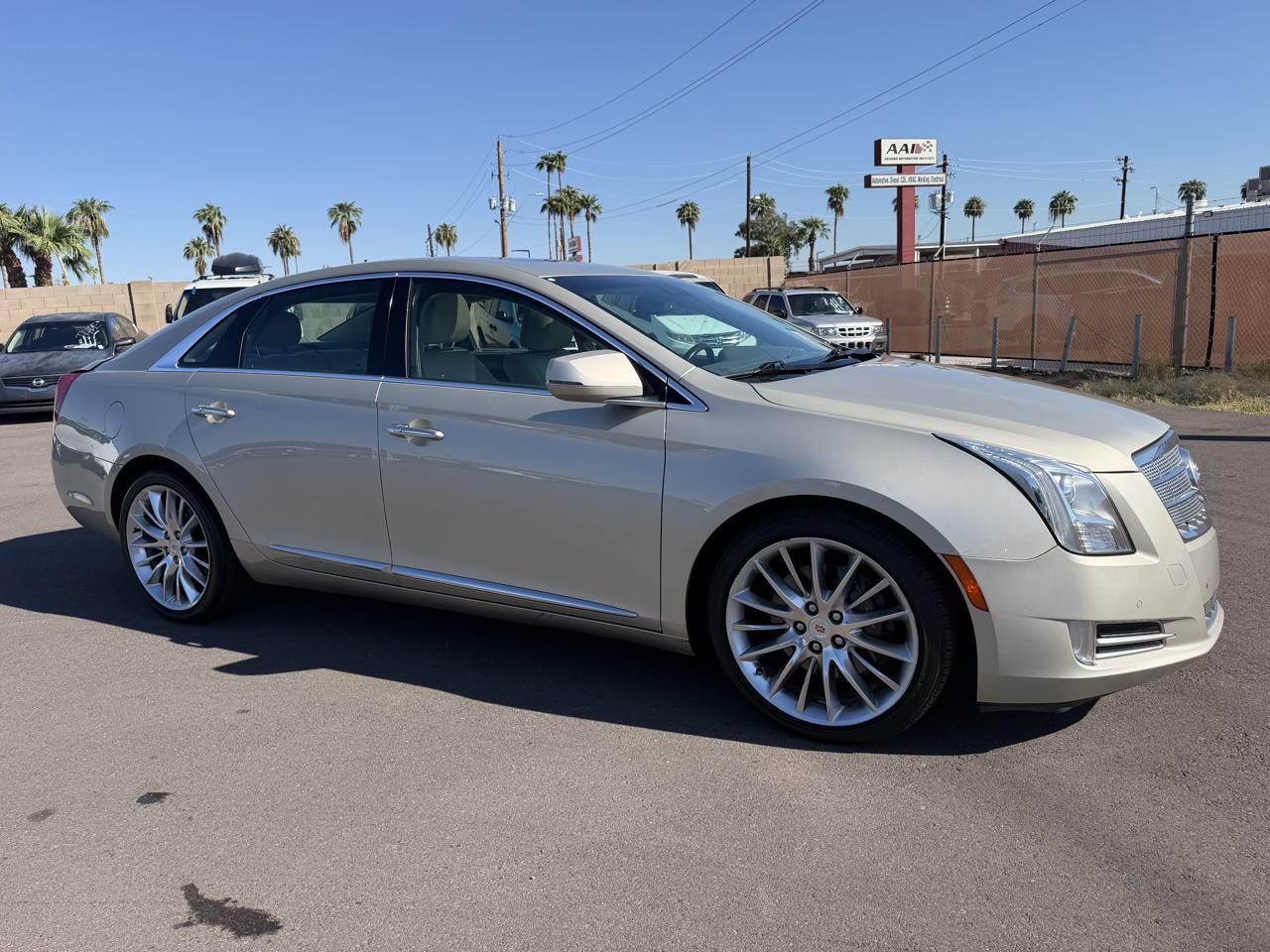 Cadillac XTS Platinum AWD 2013