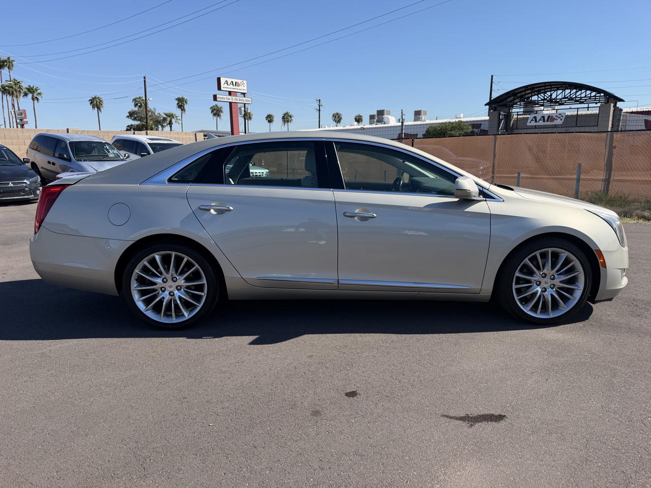 Cadillac XTS Platinum AWD 2013