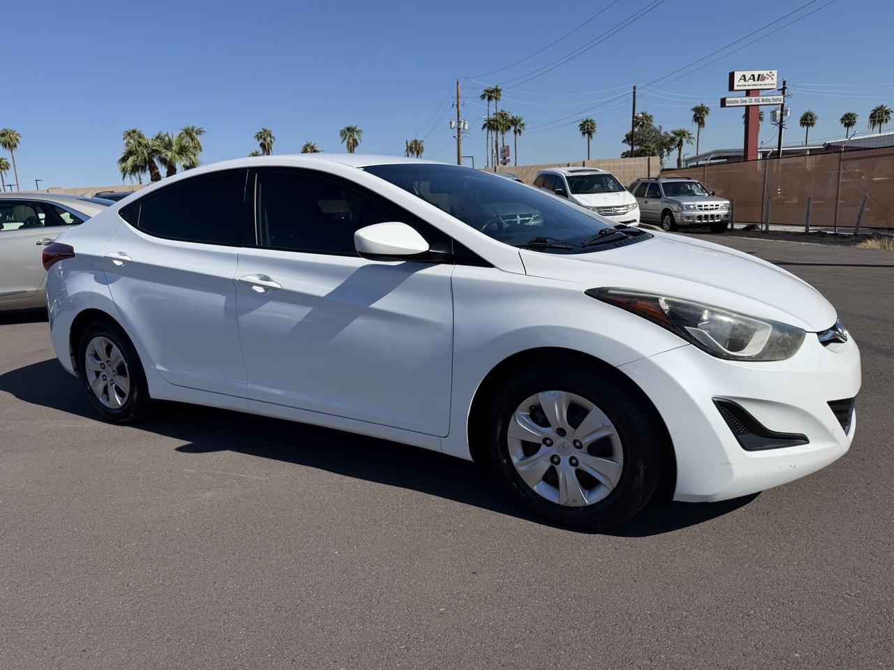 Hyundai Elantra SE 6AT 2016