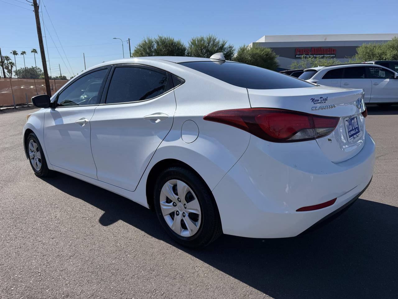 Hyundai Elantra SE 6AT 2016