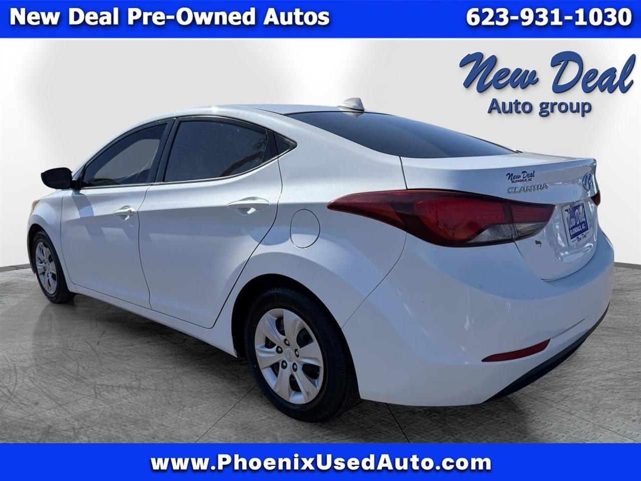 Hyundai Elantra SE 6AT 2016