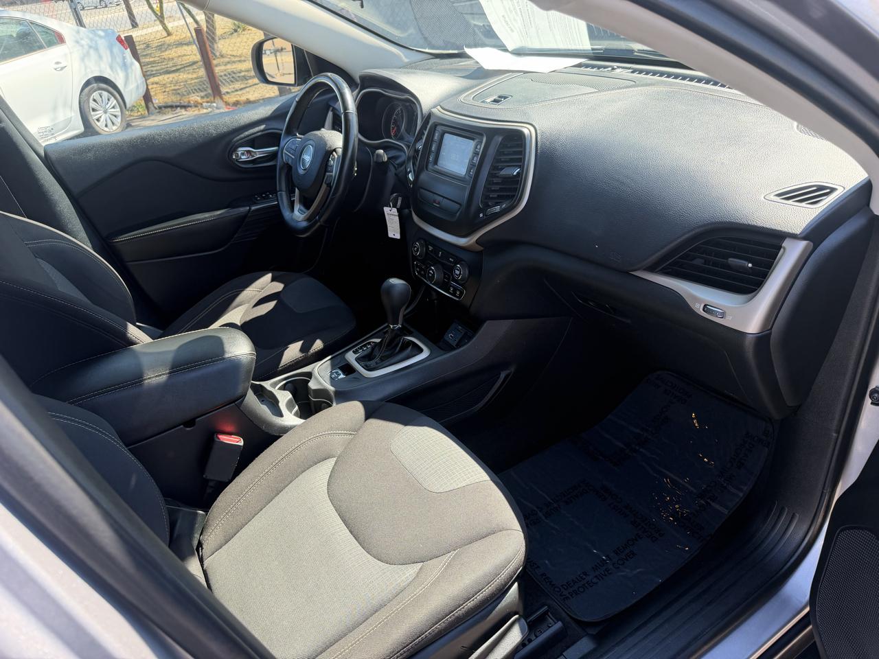 Jeep Cherokee Latitude FWD 2017
