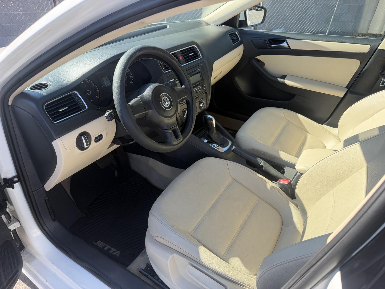 Volkswagen Jetta SE PZEV 2011