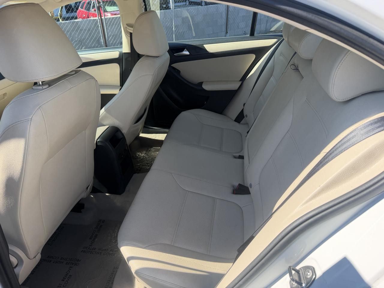 Volkswagen Jetta SE PZEV 2011