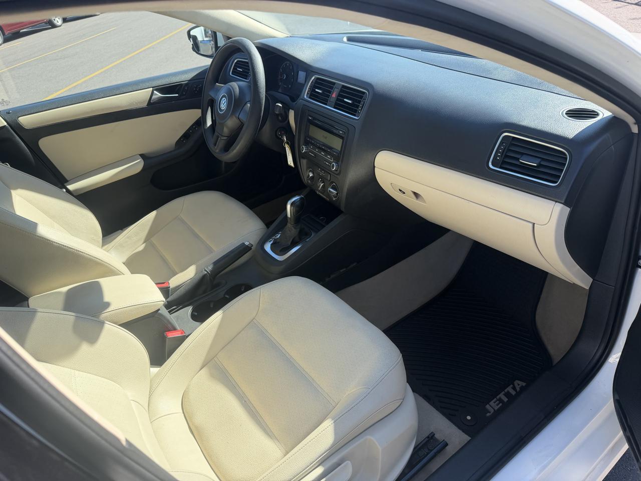 Volkswagen Jetta SE PZEV 2011