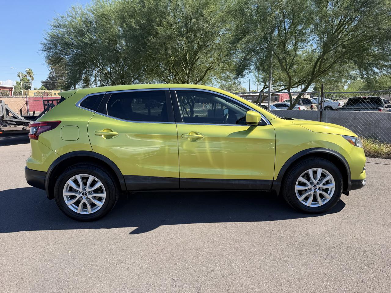 Nissan Rogue Sport S 2020