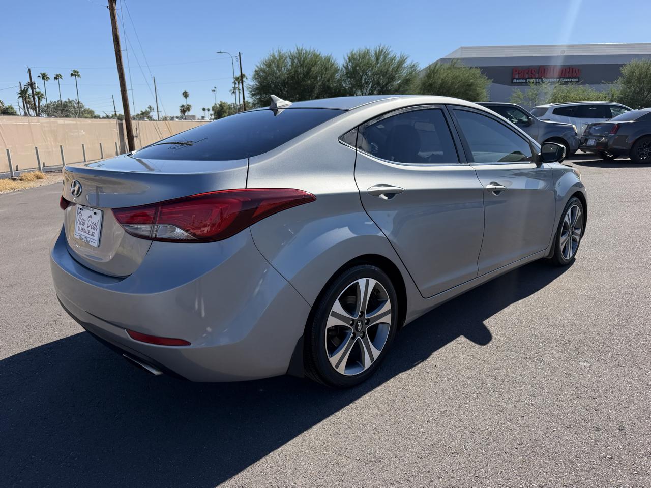 Hyundai Elantra SE 6AT 2015