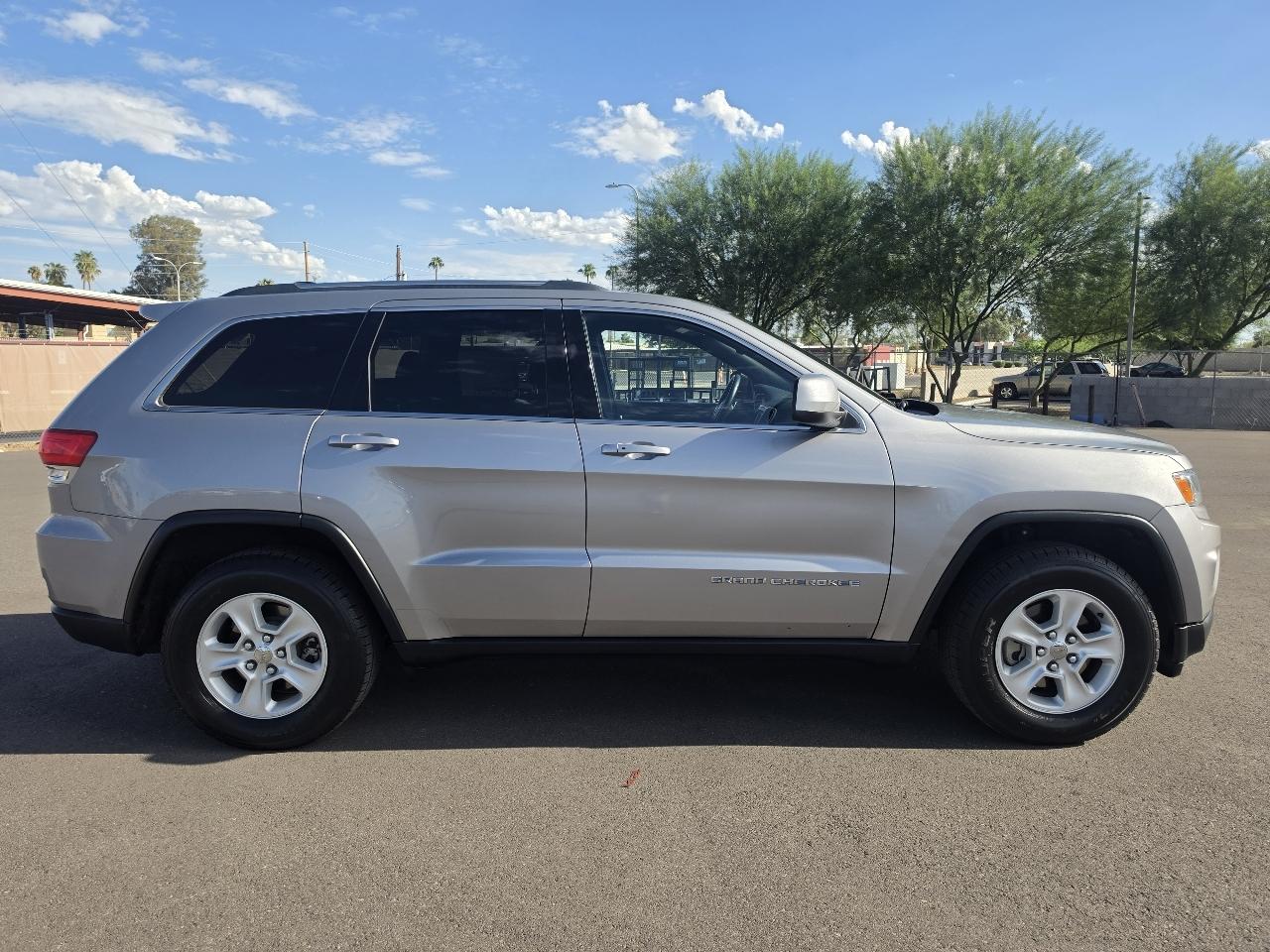 Jeep Grand Cherokee Laredo 2WD 2015