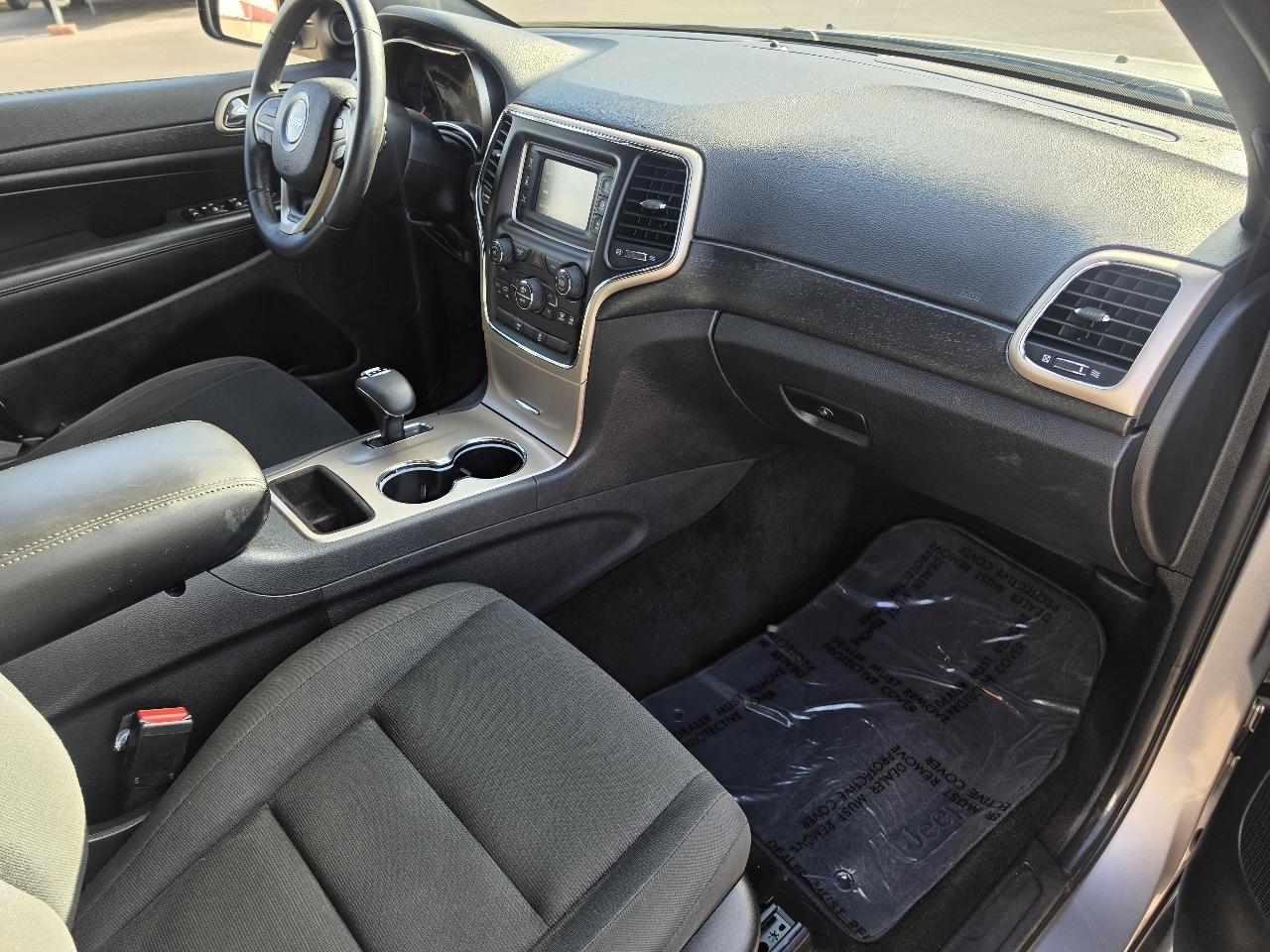 Jeep Grand Cherokee Laredo 2WD 2015