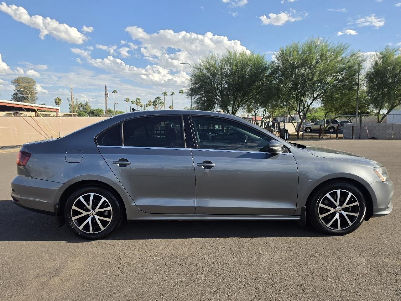Volkswagen Jetta 1.4T SE 6A 2017